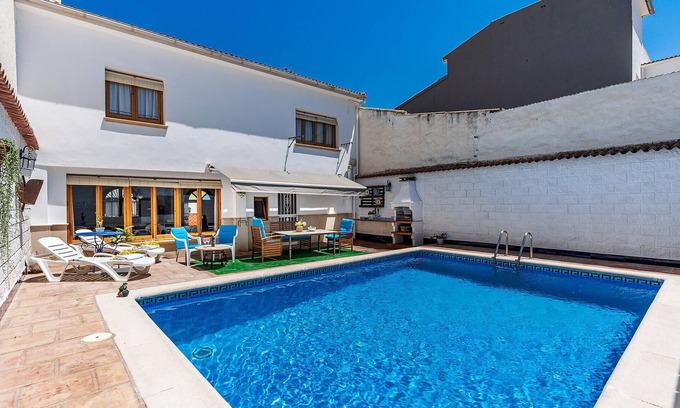 Villanueva de Tapia House | A typical Andalusian house in Villanueva de Tapia with swimming pool awaits you.