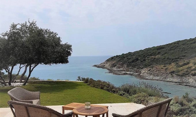 Nea Peramos Villa | A unique private place with its own private beach!