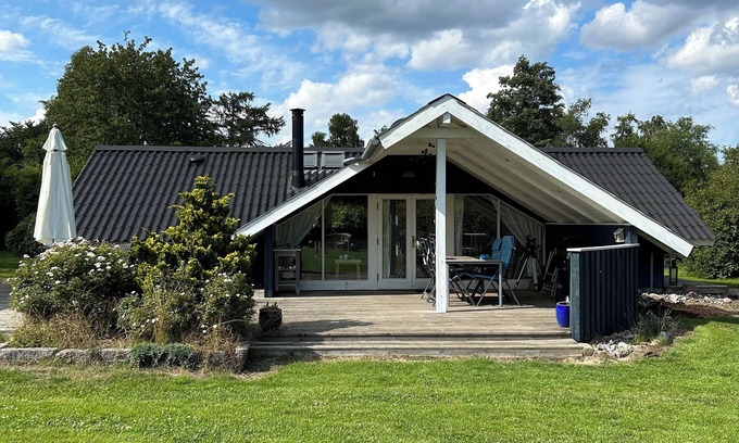Stege Cottage | A very charming cottage close to the sea.