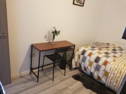 Mayfield House | A Very NICE ROOM WITH PRIVATE TOILET AND SHOWER