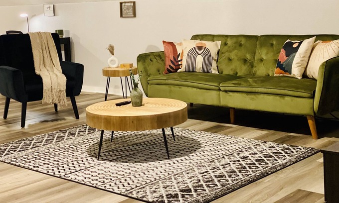Florence Apartment | ✨A Vintage Bohemian Styled✨Downtown Loft