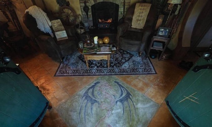 Fairfield House | A Warm Hearth and "All the Comforts of Home"
