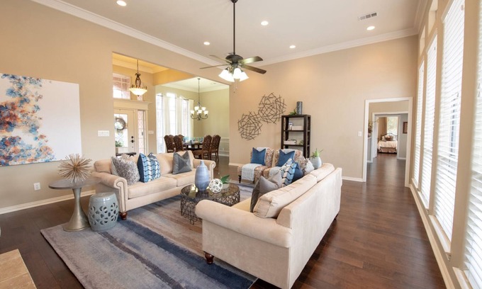 Lake Dallas House | A Weekend Retreat Center on 3 private acres