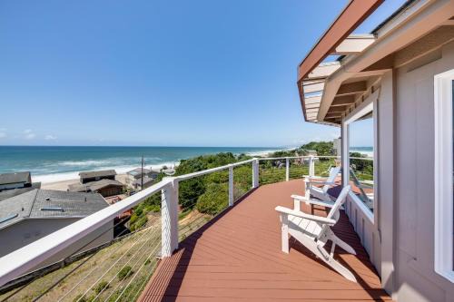 Lincoln Beach House | A Whale of a View!