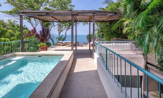 Hidalgo Villa | A3 King Suite Over Cliffs With Amazing Ocean View