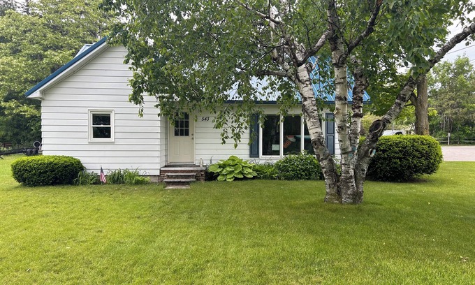 Suttons Bay House | Aaron's Fun House
