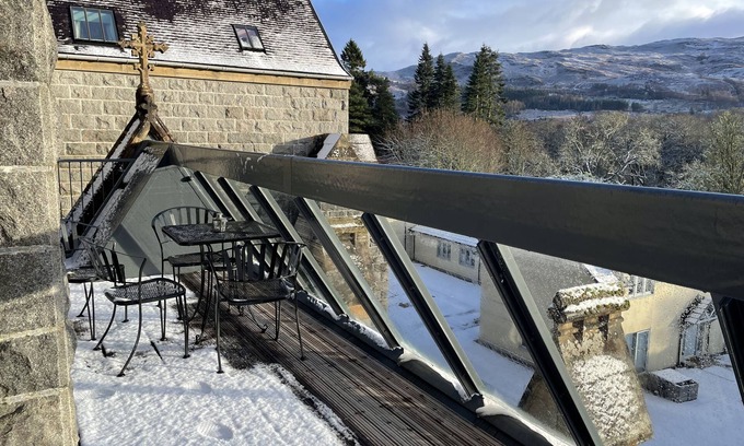 Fort Augustus Apartment | Abbey Church 18 Lovat Loch Ness with private balcony