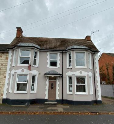 Fenny Stratford House | Abbey Guest House