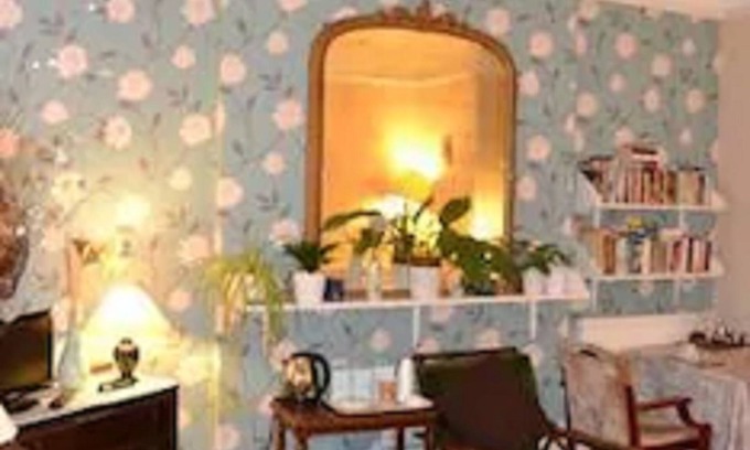 Ealing Common House | Abbey Lodge