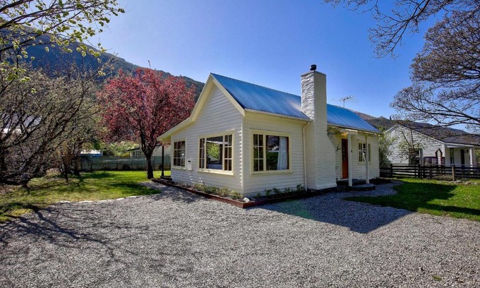Arrowtown House | Aberdeen Cottage - Nestled in the Heart of Arrowtown - New!