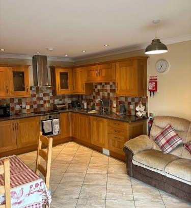 Aberystwyth House | Aberystwyth Ilar Cottage,