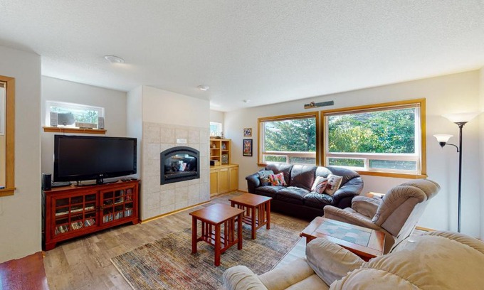 Manzanita House | Abode at the Beach MCA 104