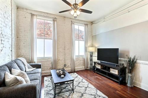 Historic District - North House | Above Broughton St 3015B