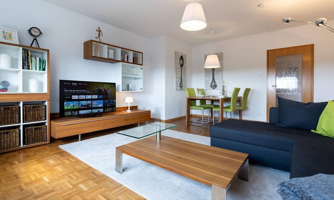 Am Wasserturm Apartment | Above Mönchengladbach's rooftops | TuS FeWo - TuS FeWo 01