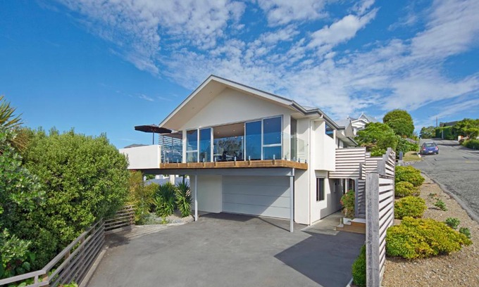 Stepneyville House | Above The Cut