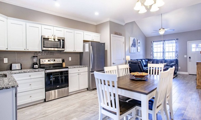 Townsend Condo | Abrams Retreat at Cades Cove w/Mountain Views!