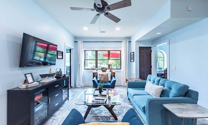 Lake Oconee House | Abruzzi Villa Suite with outdoor sitting area