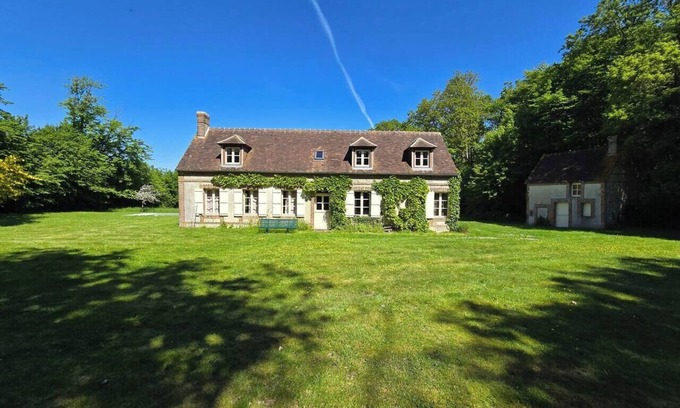 St-Christophe-sur-Avre House | Absolute relaxation & heated pool