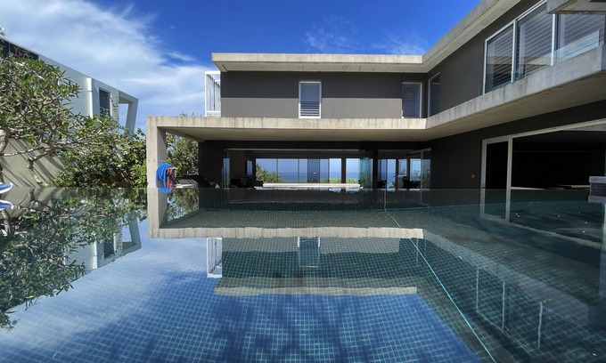 Sunrise Beach House | ABSOLUTE BEACHFRONT LUXURY
