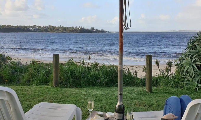 Bundeena House | Absolute beachfront - Horderns Beach Bundeena
