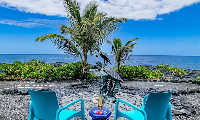 Keaau House | Absolute Oceanfront on Ancient Lava Cliffs! Whales, dolphins, turtles!