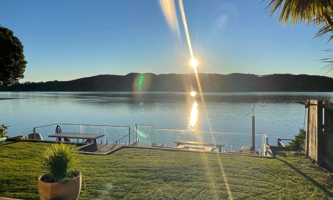 Raglan House | Absolute waterfront