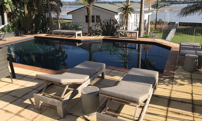 Bayswater House | Absolute Waterfront Serenity