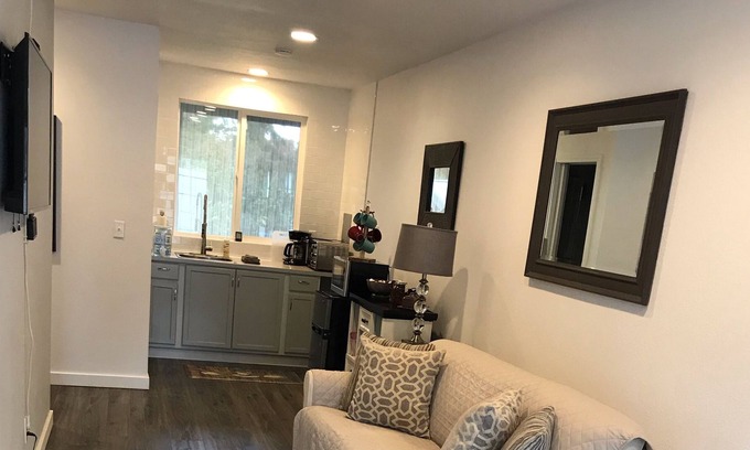 Puyallup House | Absolutely gorgeous 2 story Loft, Modern and Quiet in Puyallup, WA