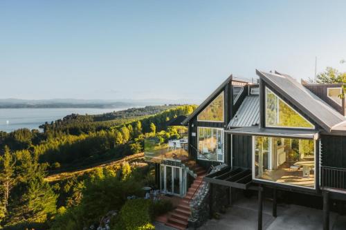 Acacia Bay Bed & Breakfast | Acacia Cliffs Lodge