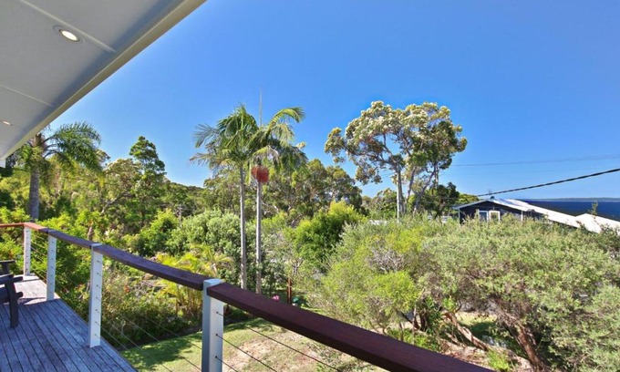 Hyams Beach House | Acacia Cottage at Hyams Beach