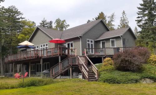 Lamoine Beach House | Acadia Lobster Fisherman's Retreat