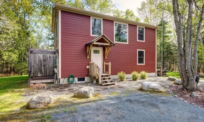 Lamoine Beach Cottage | Acadia Lobsterman's Secret Cottage