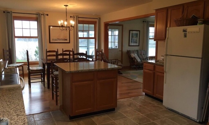 Bernard House | Acadia Sunset Oceanfront Cottage 3Bdm 3Bth, Game Rm, Private Beach on Duck Cove