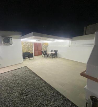 Torre delle Stelle House | Accogliente casa a due passi dal mare.