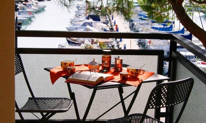 San Bartolomeo al Mare Apartment | Accommodation on the seafront promenade | Ap44