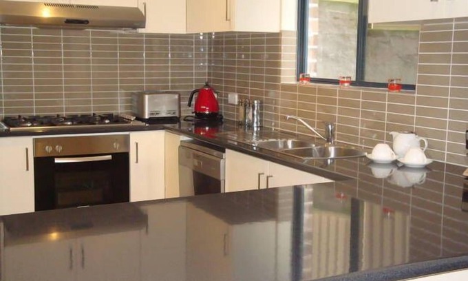 Earlwood House | Accommodation Inner Sydney Earlwood