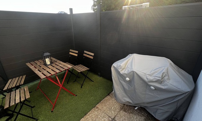 Concarneau Apartment | Accommodation with terrace, 4 people, private parking