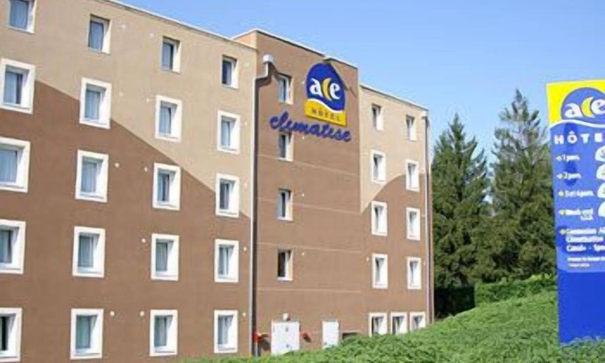 Saint-Pantaleon-de-Larche Hotel | ACE Hôtel Brive-la-Gaillarde