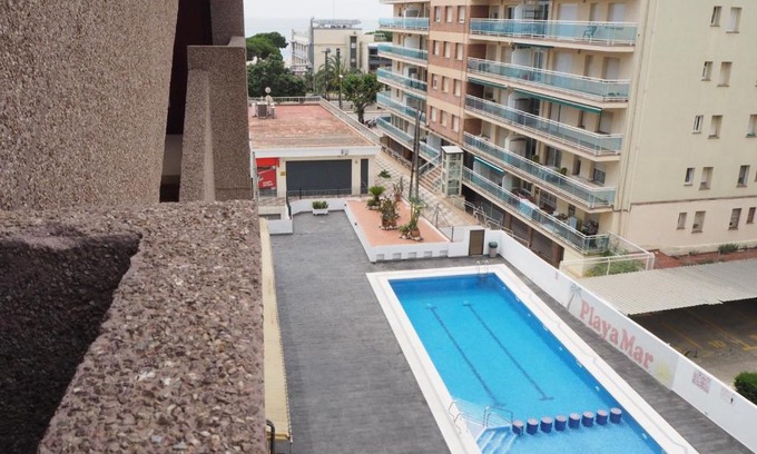 Malgrat de Mar Apartment | Acogedor apartamento con vistas al mar y piscina