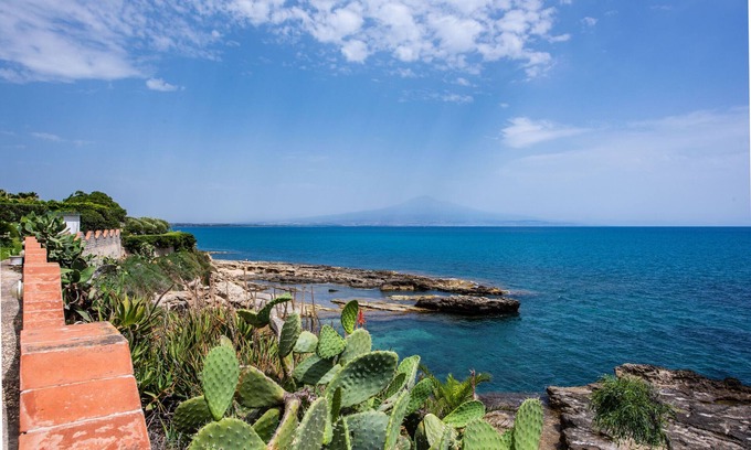 Costa Saracena-Castelluccio Apartment | Acqua Saracena with Garden by Wonderful Italy