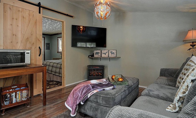 Nathrop Cabin | Across from State Wildlife Meadow! ~14er Views~ Cozy 2 Story ~Large Hot Tub!