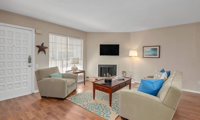 Park Cities Condo | Across the street from SMU!