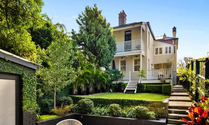 Manly House | Addison Retreat - Family Home in Manly
