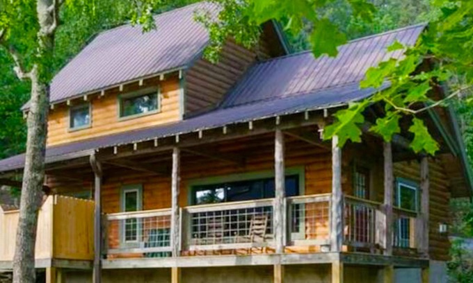 Townsend Cabin | Adelaide's Den (2-Bedroom Cabin) with Mountain view - Pets Allowed by RedAwning
