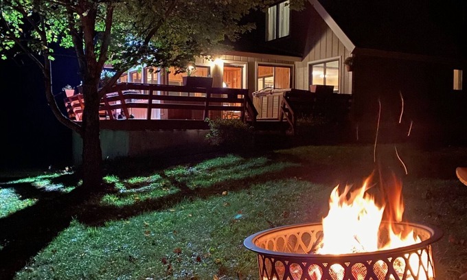 North Creek House | ADK North Creek fall, winter getaway with Hot tub, hiking, rafting, skiing Gore!