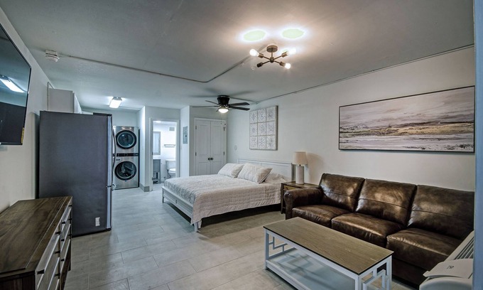 Greater Belhaven Apartment | Admiral Benbow #236
