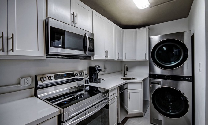 Greater Belhaven Apartment | Admiral Benbow # 257