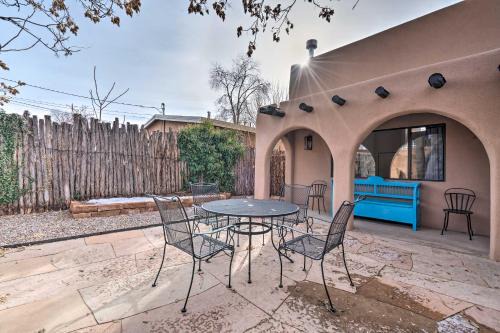 Downtown Santa Fe House | Adobe House with Patio - Walk to Dtwn Plaza and Shops!
