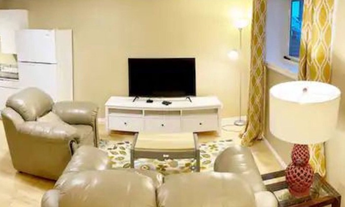 Jasper Place House | Adorable 1-bedroom place with in-suite laundry