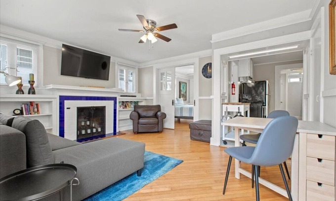 Park West Apartment | Adorable 1 Br. 1 Bath Apartment with AC in Sunny San Diego.